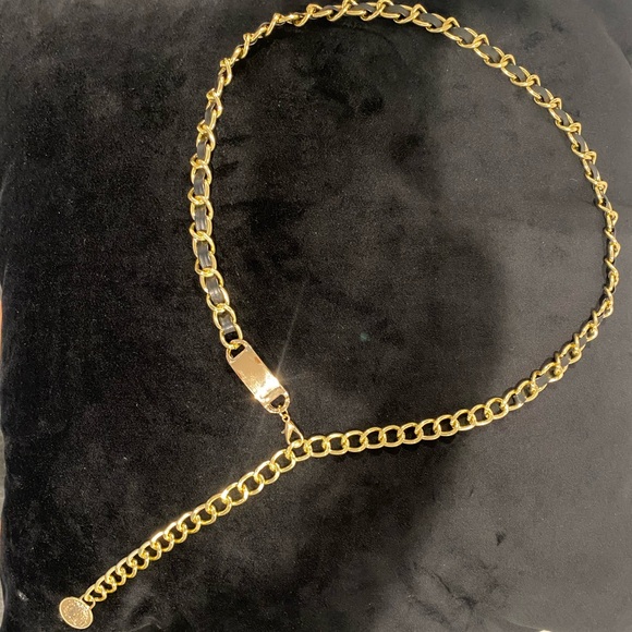 Vintage gold tone and black artificial leather women's belt. - Picture 6 of 7